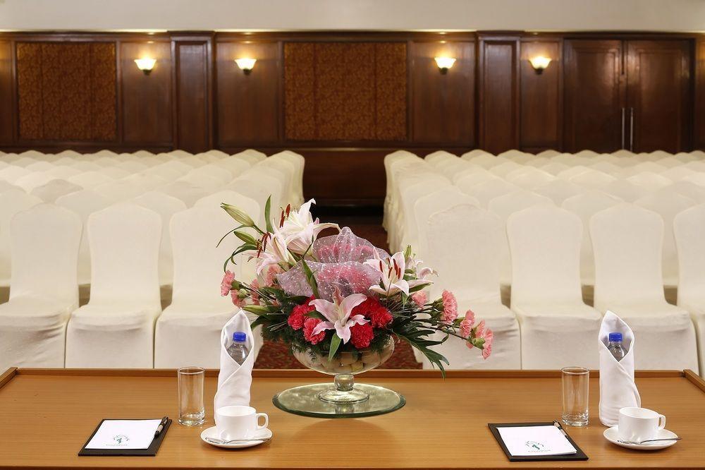 Greenpark Chennai Extérieur photo The meeting room of the 1st ASEAN Summit