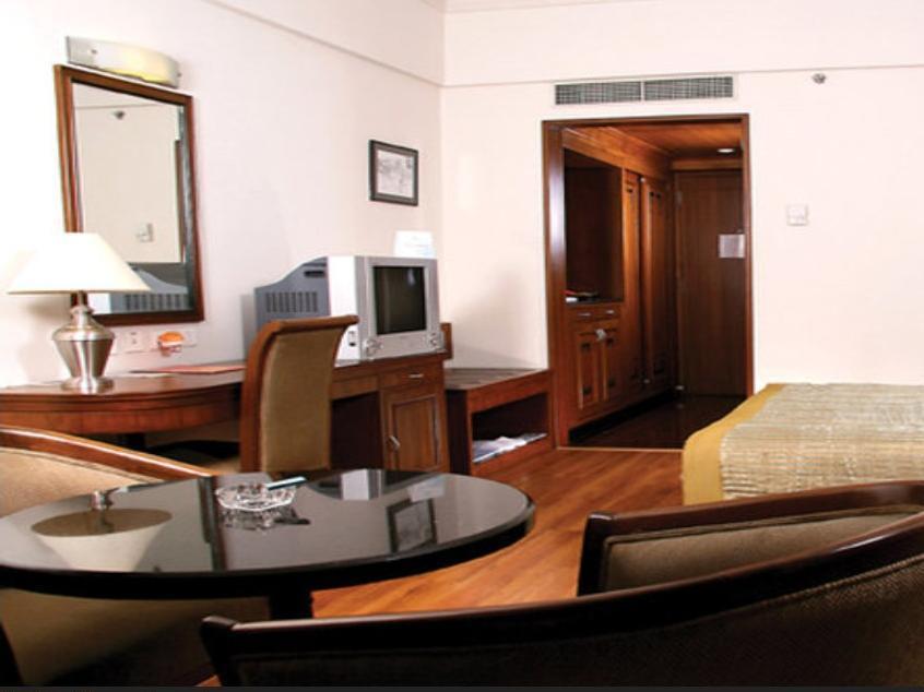 Greenpark Chennai Extérieur photo A room at the hotel