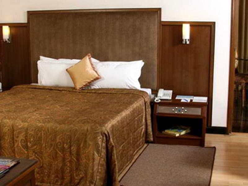 Greenpark Chennai Extérieur photo A room at the hotel
