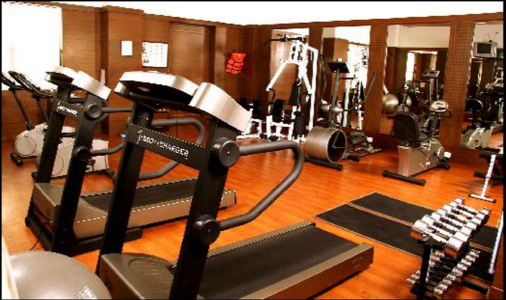 Greenpark Chennai Extérieur photo A gym