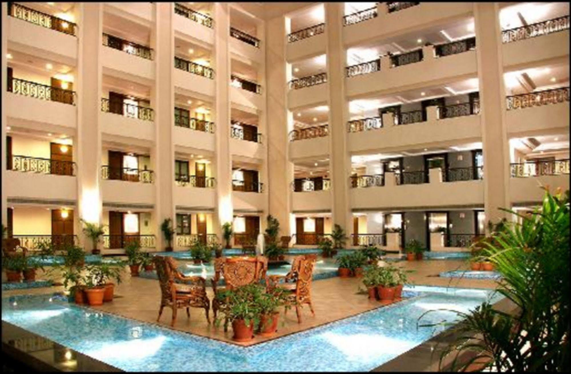 Greenpark Chennai Extérieur photo The interior of the hotel