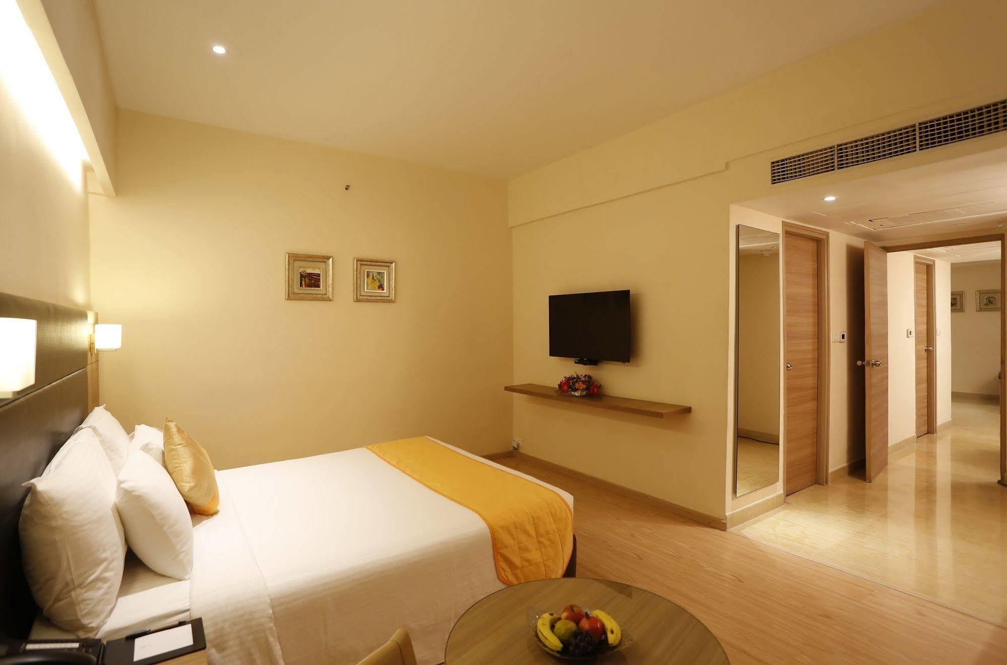 Greenpark Chennai Extérieur photo A room at the hotel