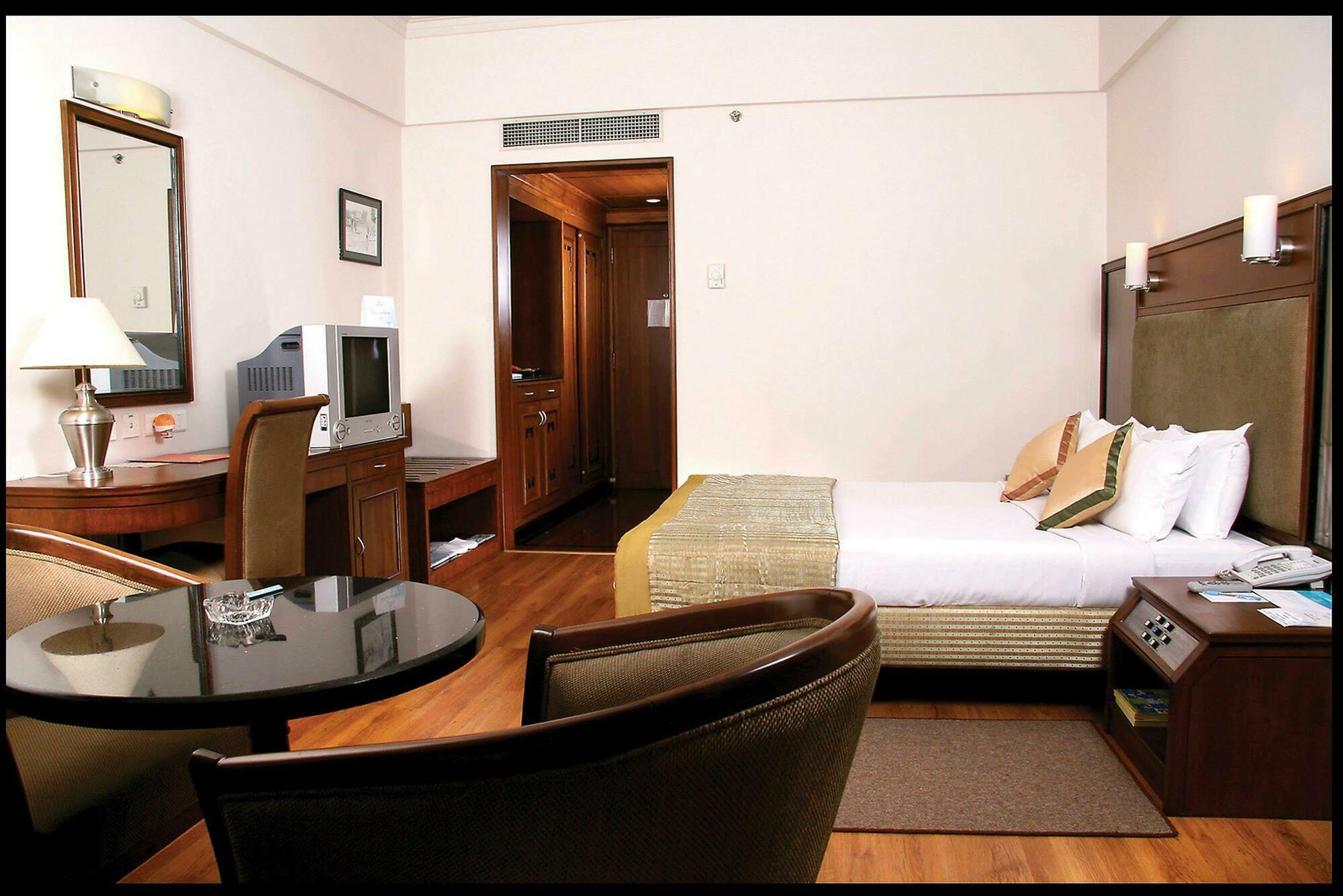 Greenpark Chennai Chambre photo A room at the hotel