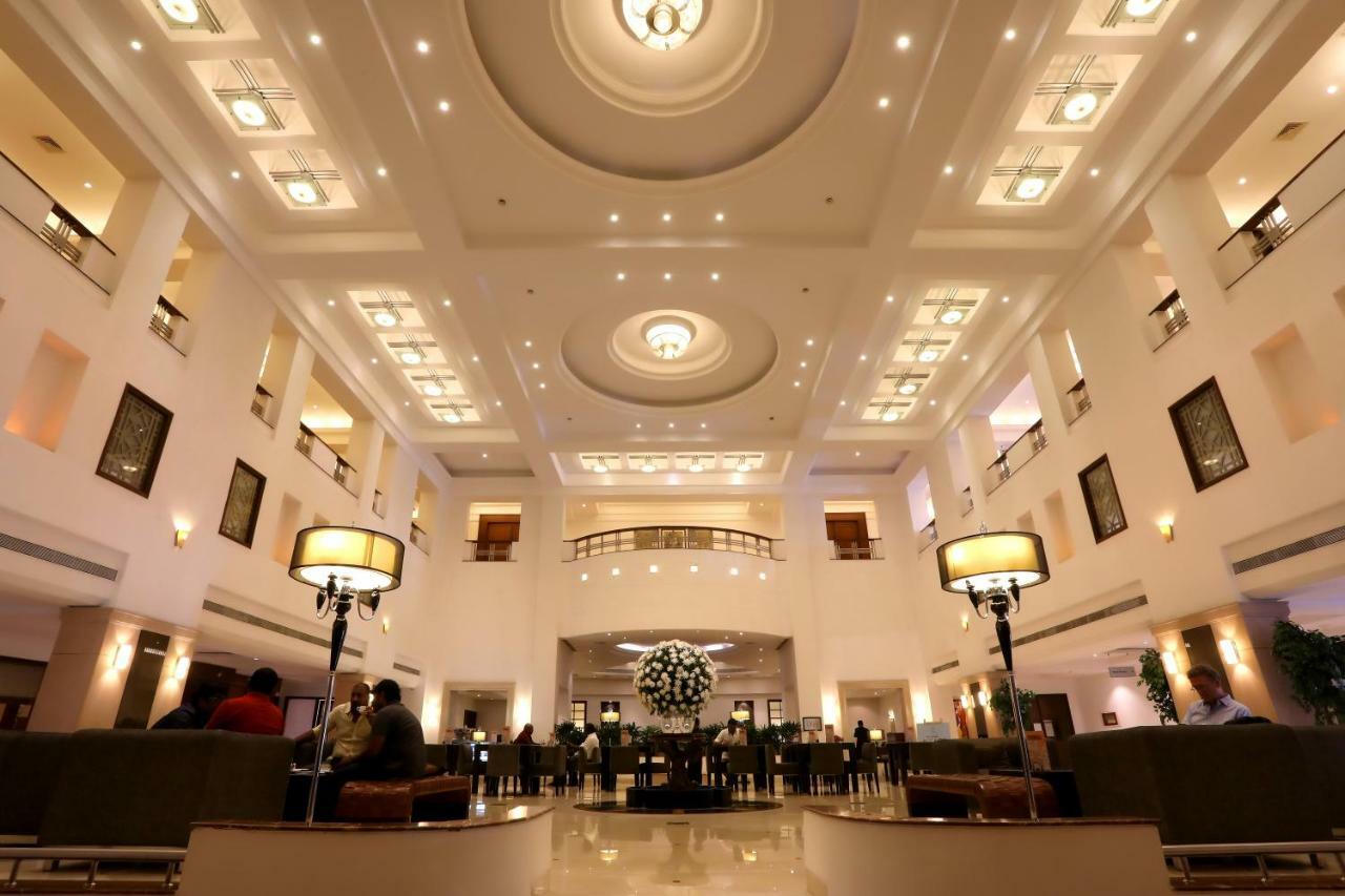 Greenpark Chennai Extérieur photo The lobby of the hotel