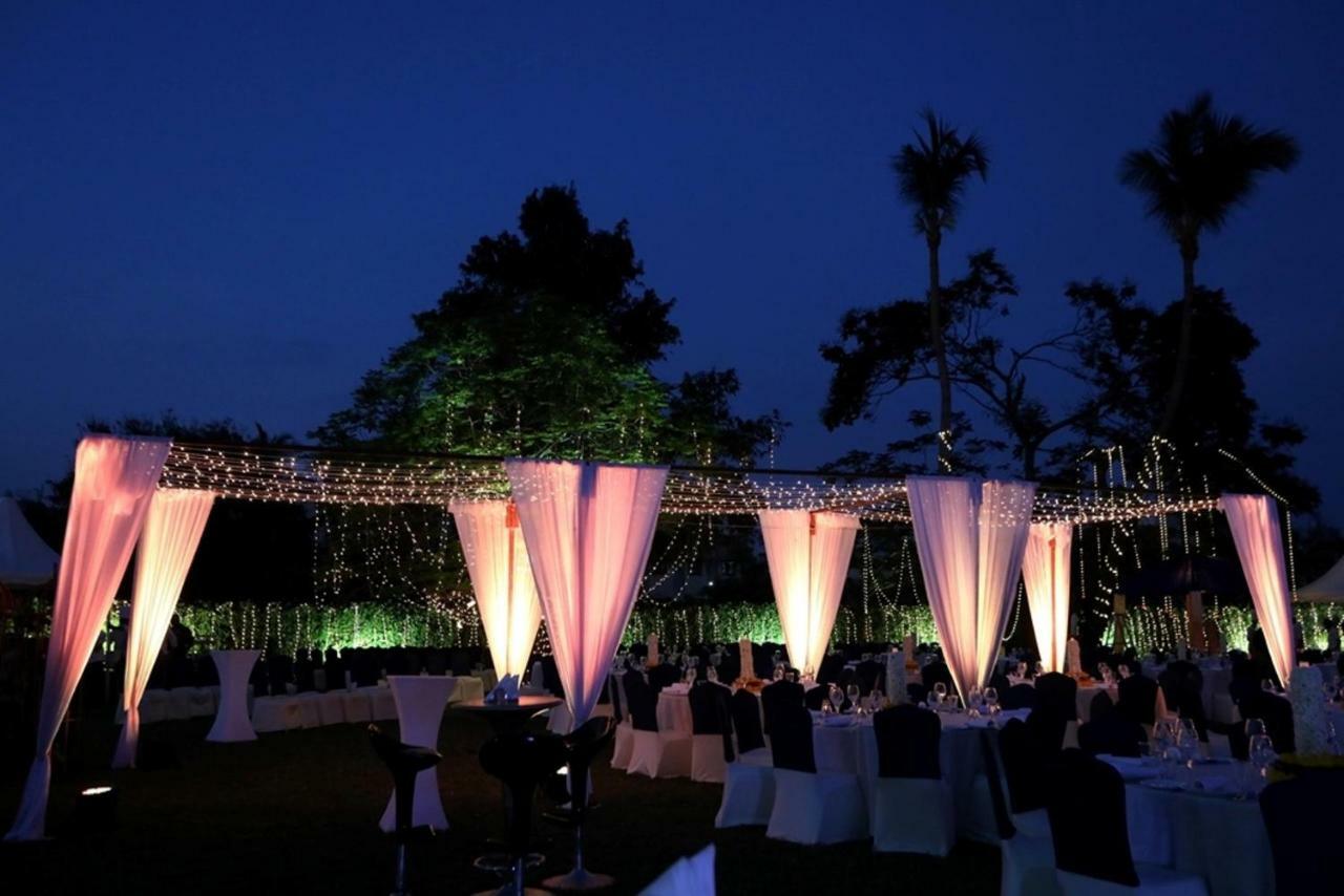 Greenpark Chennai Extérieur photo A wedding reception at the Taj Bengal